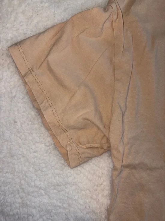 Charlotte Russe Beige Manhattan Graphic Tee - Picture 5 of 6